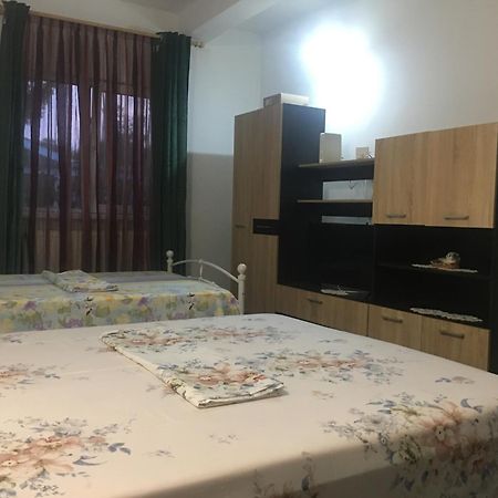 Cazare La Mare Vila Констанца Екстериор снимка